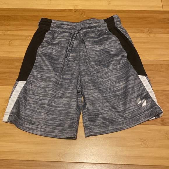 💙 Lot of 5 pairs of boys shorts - Picture 5 of 6